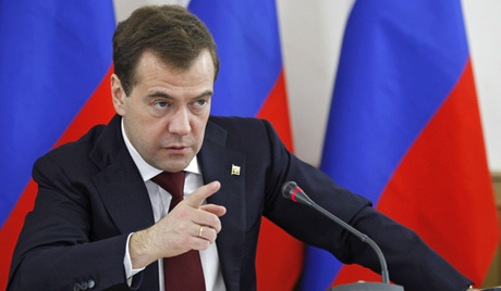 Медведев не доволен сокращением объёмов закупки газа