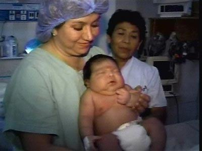 В Китае родился ребёнок весом больше 7-ми колиграммов