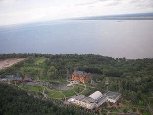 По соседству с Януковичем в Межигорье строят монастырь