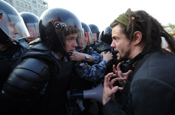 Верховный суд РФ разрешил разгонять акции протеста силой