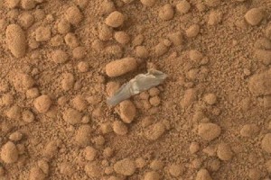 Curiosity сфотографировал полиэтиленовый пакет на Марсе
