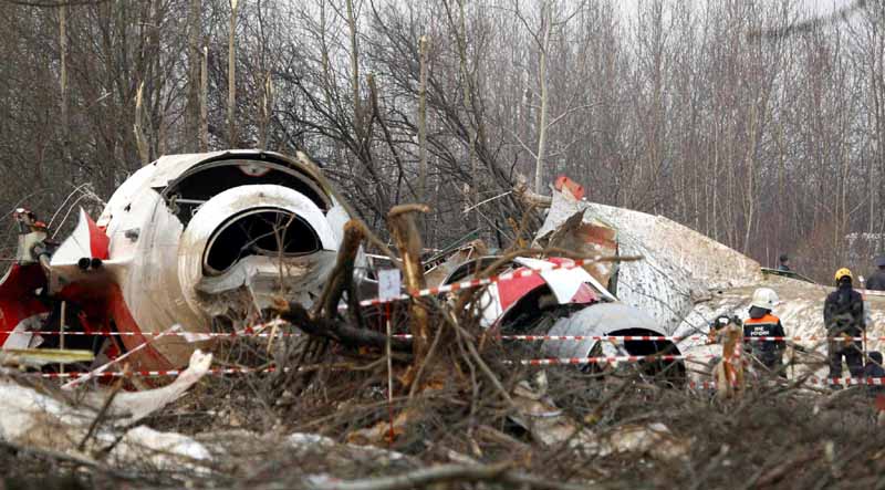 На месте крушения самолёта польского президента найдены следы взрывчатки