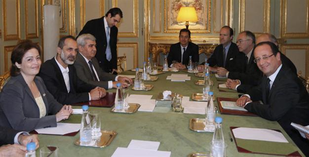 Президент Франции принял посла от сирийской оппозиции