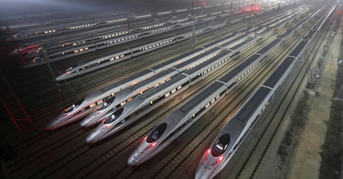 В Китае открыли самую длинную в мире скоростную железную дорогу