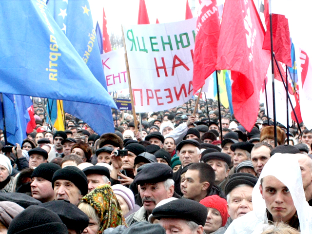 Перед маршем оппозиции в Киев стягивают внутренние войска