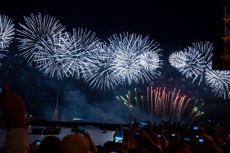 Фейерверк на празднике Алые паруса 23 июня 2013. Видео