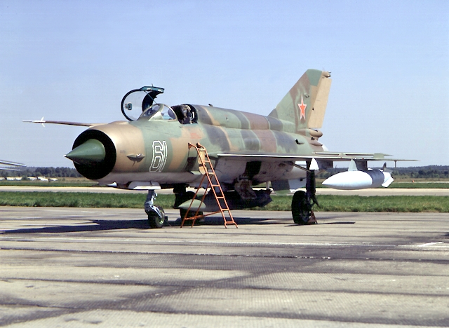 На судне КНДР обнаружили два советских истребителя МиГ-21