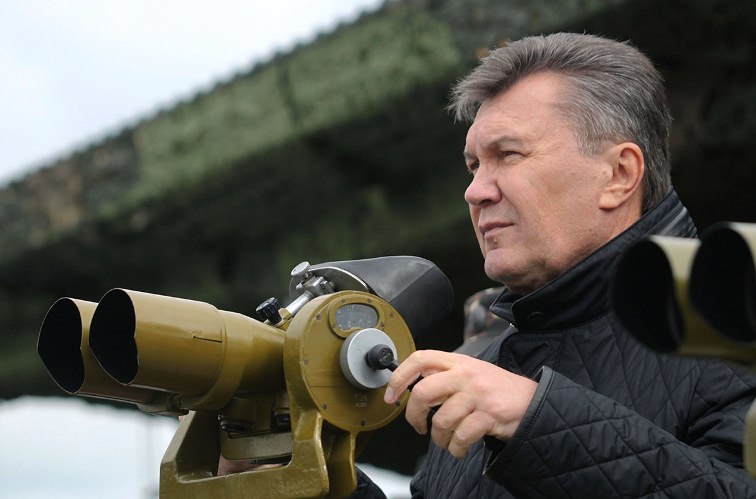 Янукович намерен ввести режим чрезвычайного положения в Украине