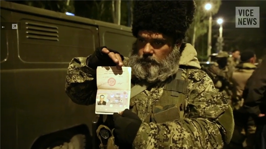 Вооружённые люди на востоке Украины - россияне. Видео факт