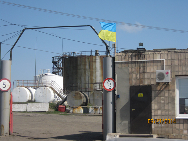 На Луганщине террористы захватили нефтебазу