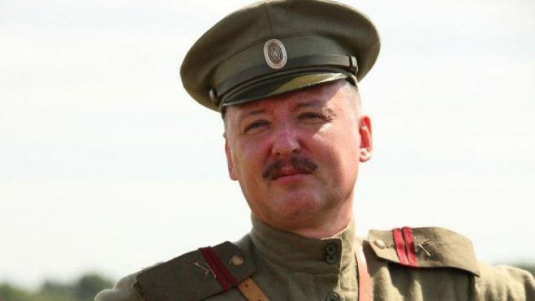 Командир террористов Стрелков призывает жителей Славянска эвакуироваться из города