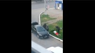 В Луганске боевики начали отбирать машины. Видео