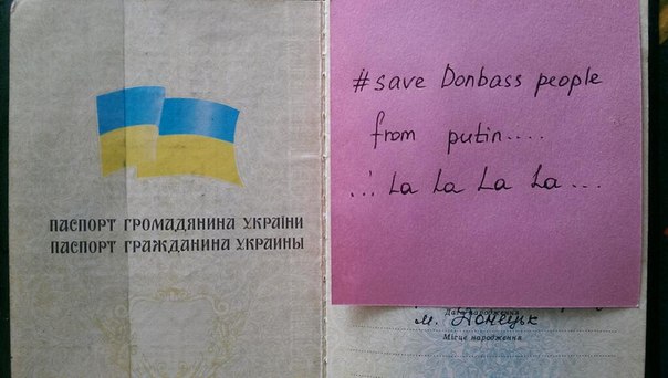 Фото. Жители Донбасса просят спасти их от Путина