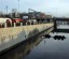 Видео. В Санкт-Петербурге бензовоз упал Обводный канал