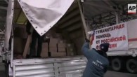 Видео. Что находится в грузовиках с гуманитарной помощью из России
